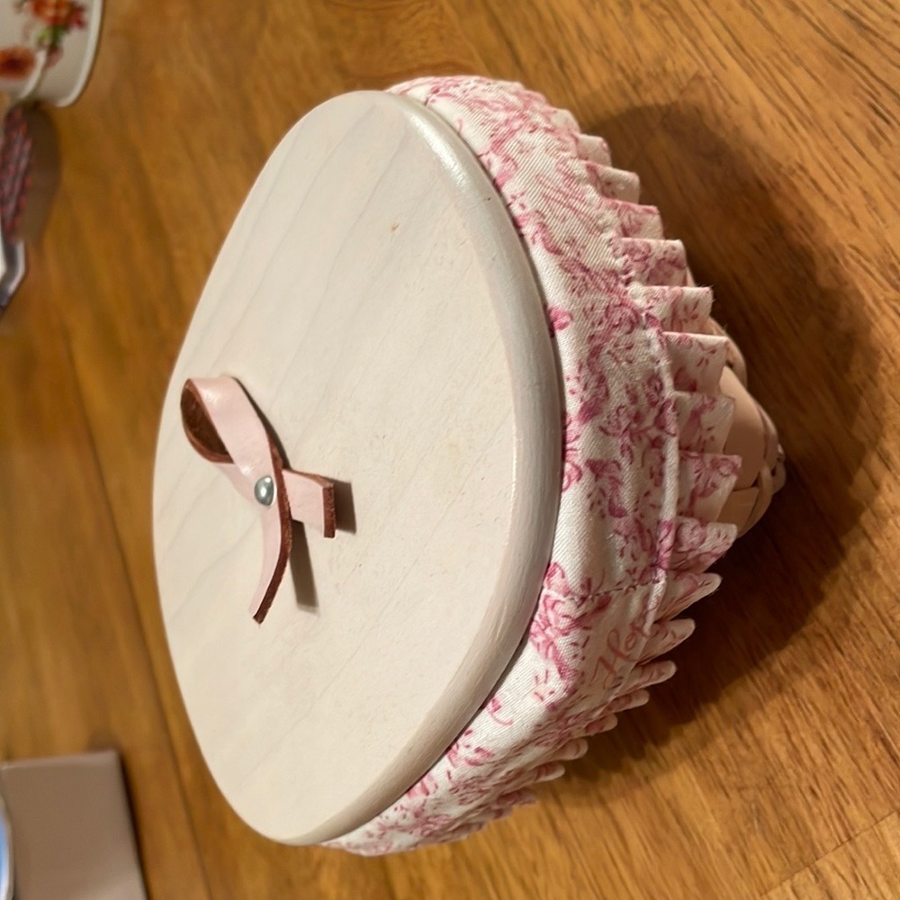 2008 Pink Ribbon longaberger basket.